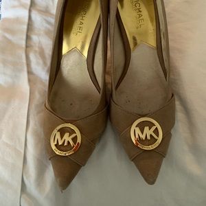 Michael Kors pumps